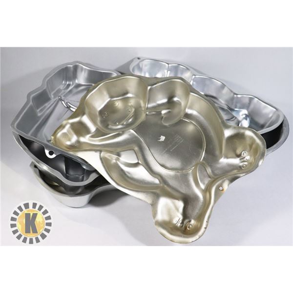 5 ASSORTED DECORATIVE BAKING PANS+ 1 PAN