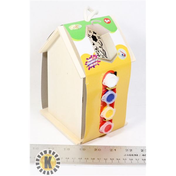 NEW PAINT A BIRDHOUSE CRAFT KIT