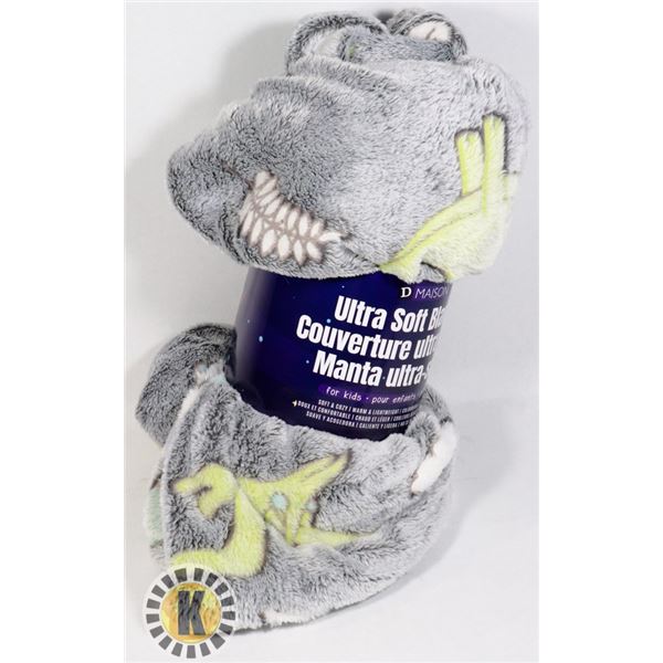 NEW ULTRA SOFT DINOSAUR THEMED BLANKET