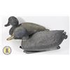 Image 1 : TWO DECOY FLOATING DUCKS