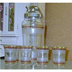 Art Deco Cocktail Shaker with 6 Glasses #2079342