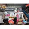 Image 1 : Box of Assorted Amazon Overstock Items