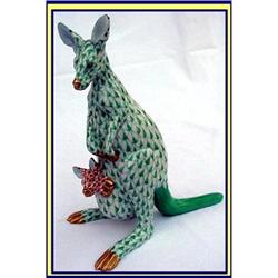 HEREND FISHNET GREEN KANGAROO w RUST JOEY #2106780