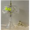 Image 1 : VINTAGE PINWHEEL CRYSTAL BOUDOIR LAMP