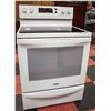 Image 1 : WHIRLPOOL OVEN/STOVE WHITE IN COLOUR