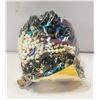 Image 1 : BAG OF VINTAGE MIXED JEWELLRY APPROX 3 POUNDS