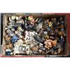 Image 1 : FLAT OF ASSORTED PORCELAIN FIGURINES