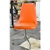 Image 1 : ORANGE VINTAGE CHAIR ON WHEELS