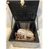 Image 2 : Sewing basket and the singer item
