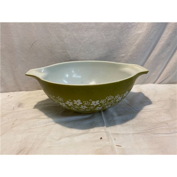 Large Pyrex bowl