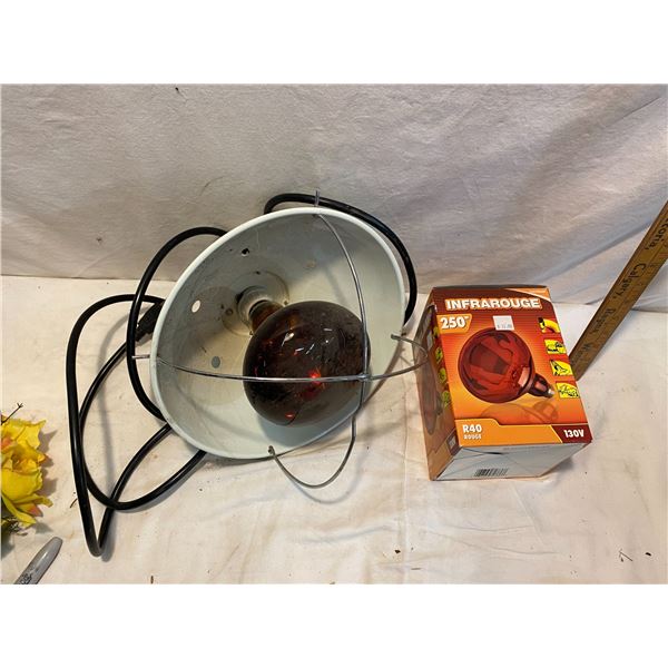 Heat lamp and extra bulb