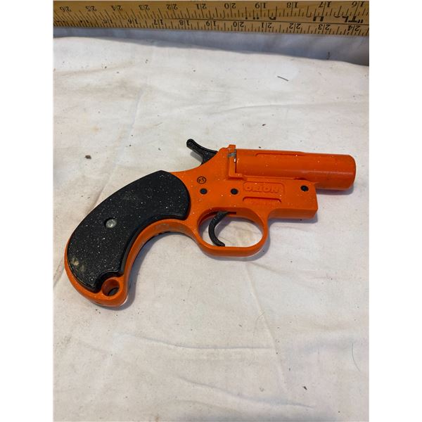 Orion 12 gauge signal gun