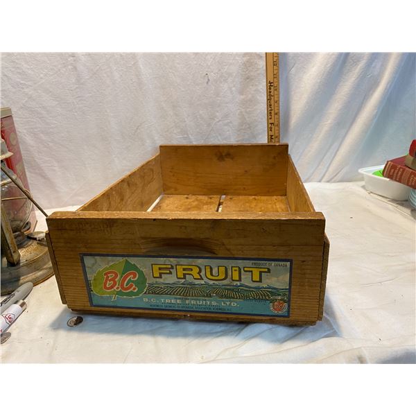 Wood fruit box