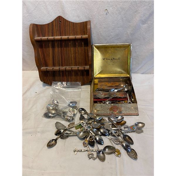 Lot of collector spoons