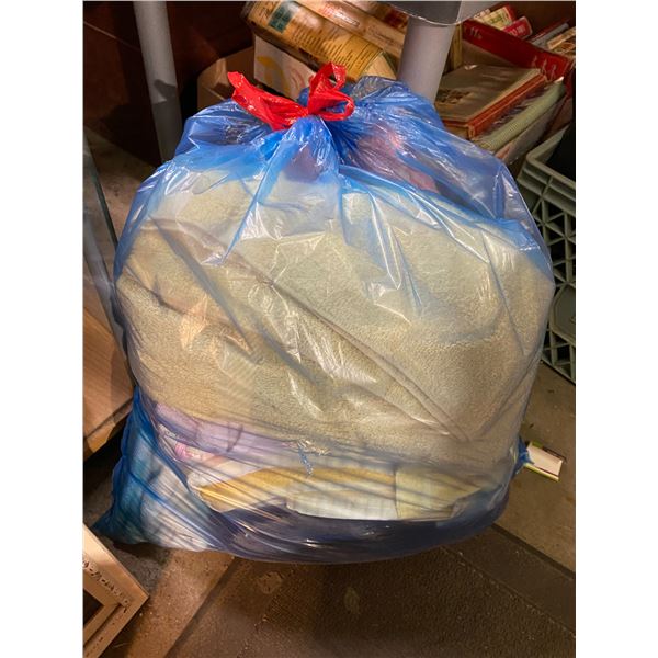 Bag assorted towels