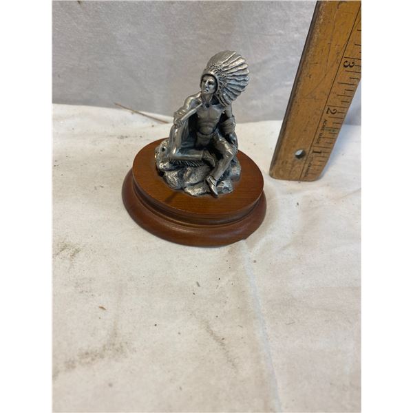 Peace offering figurine