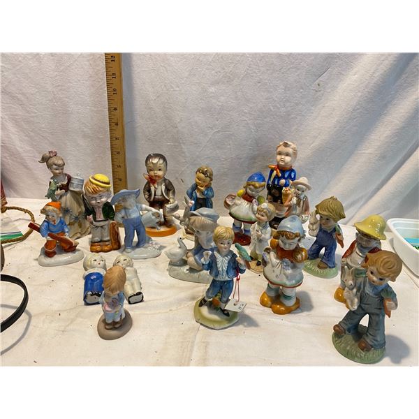 Figurines