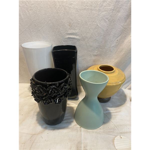 Lot of vases