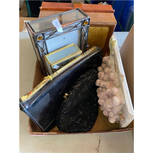 Lot miscellaneous and hand bags