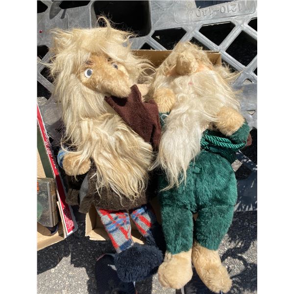 2 vintage characters