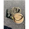 Image 1 : Sun hats and reusable bag