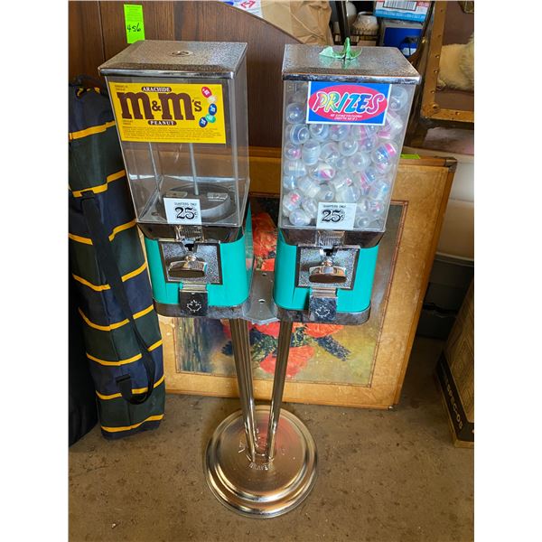 Candy machine with key