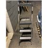 Image 1 : Folding ladder