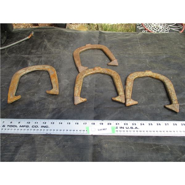 4 Horse Shoes