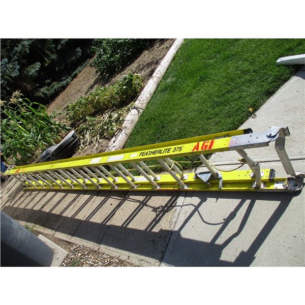 Featherlite 375 Total Length 28 ft Ladder (step has damage)