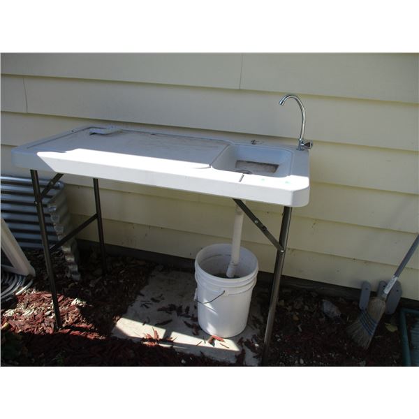 Outside Wash Stand (45 x 23)
