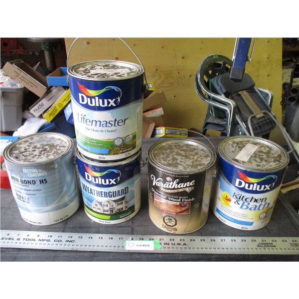 Primer, Semi Gloss, White Paint (4 are full)
