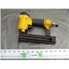 Image 3 : Powerfist 1 1/4" Air Brad Nailer