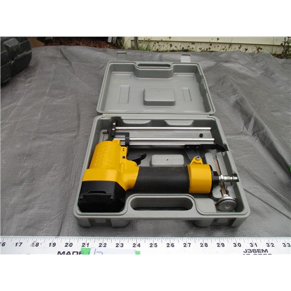 Brad Nailer Up To 2" In Case