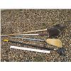 Image 1 : (2) Spade, Broom