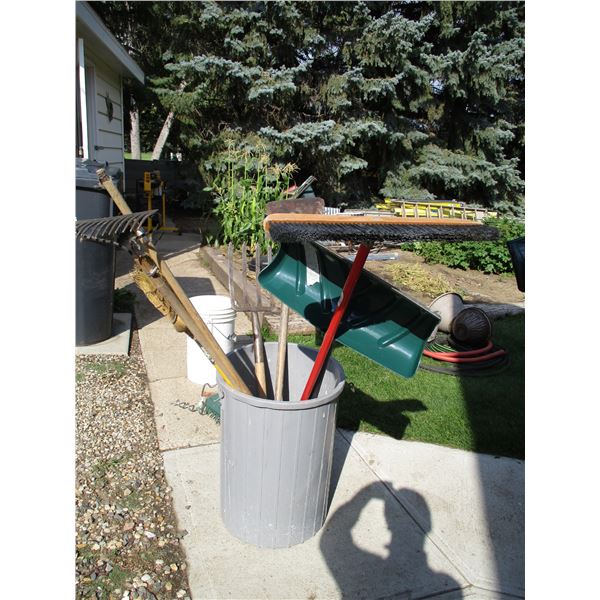 Garbage Can with 5 Garden Tools