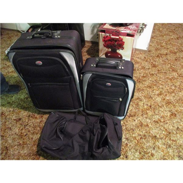 American Tourister (2) With Wheels Travel Luggage