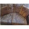 Image 4 : Leather love seat (39" x 71")