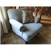 Image 5 : (2 X THE MONEY) Sage green (1 love seat and 1 chair)