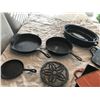 Image 2 : Cast Iron Pans/Skillet & Trivet