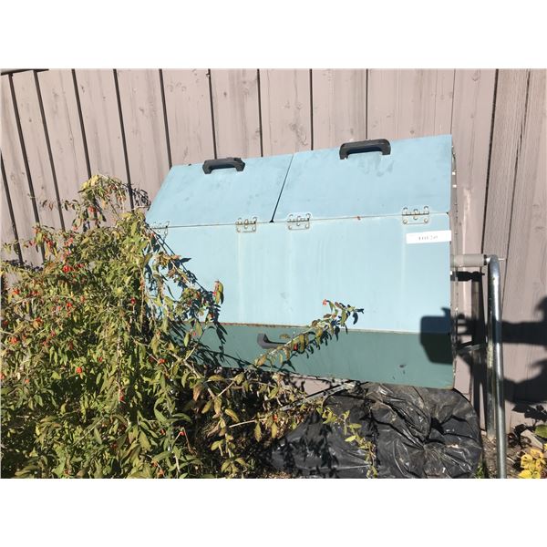 High End Composter & 10 Potato Garbage Cans