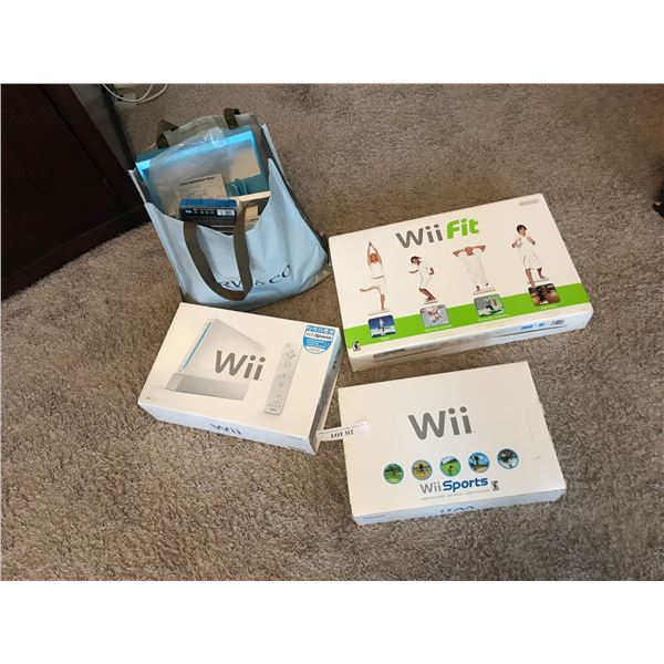 Wii Sports, Wii Fit w Accessories w Controllers