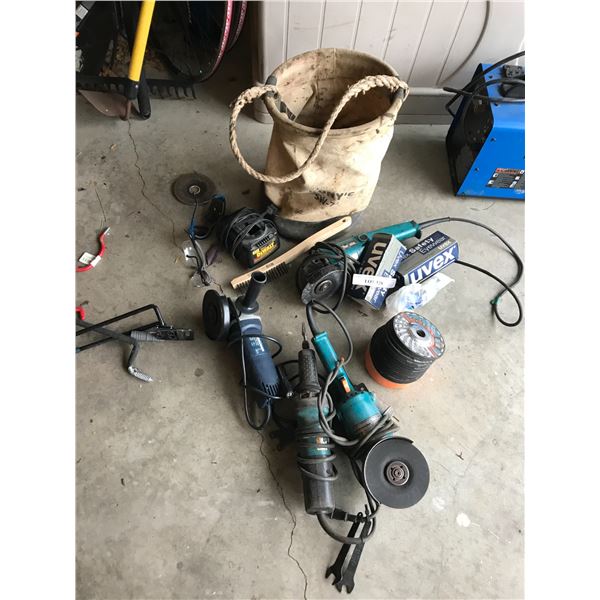 3 Makita/1 MasterCraft Grinders, Battery Pack,Wire Brush, Asst Grinding Disc's & Bug Bag