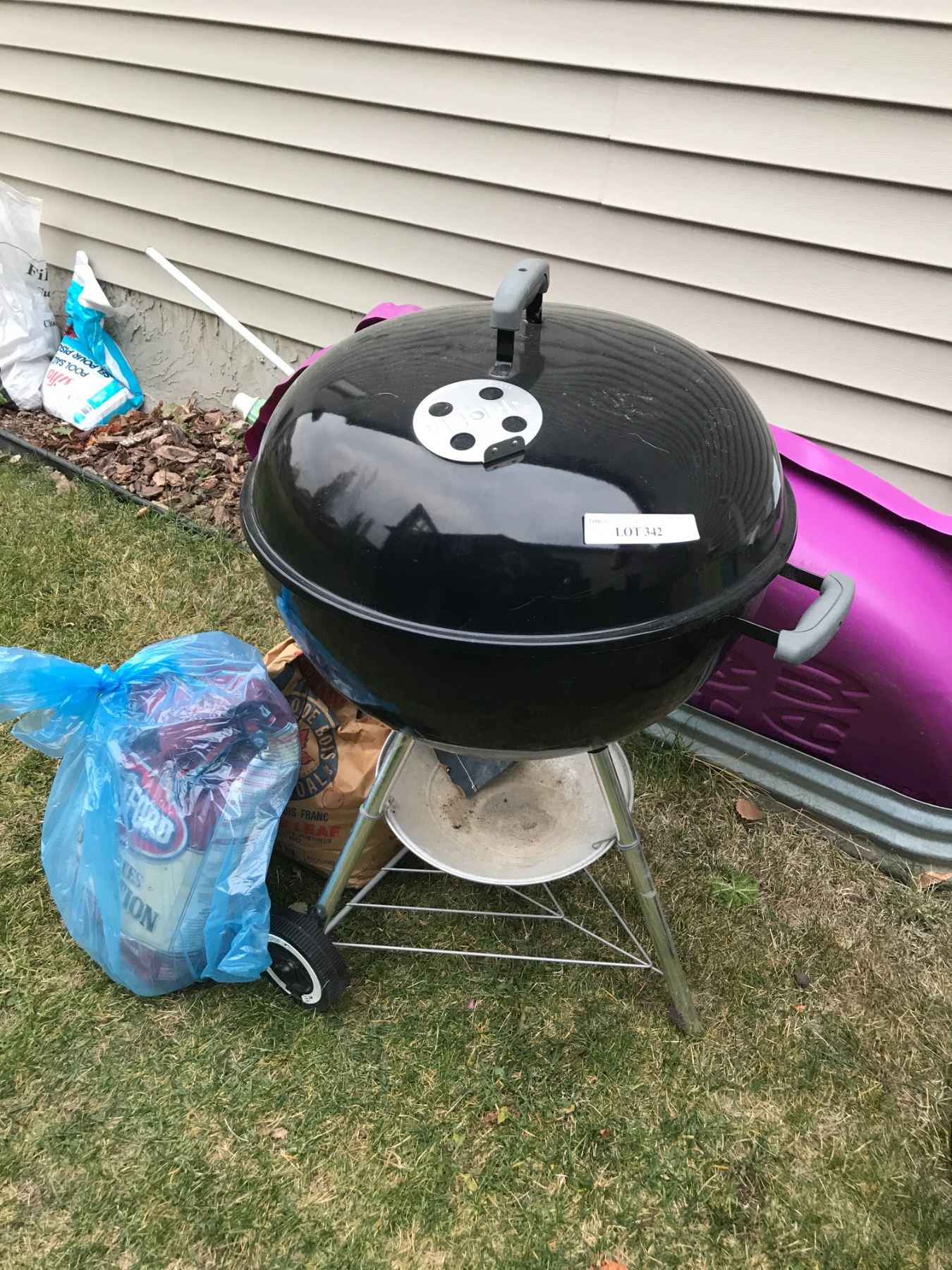 er Charcoal BBQ & Charcoal Briskets Beck Auctions Inc.