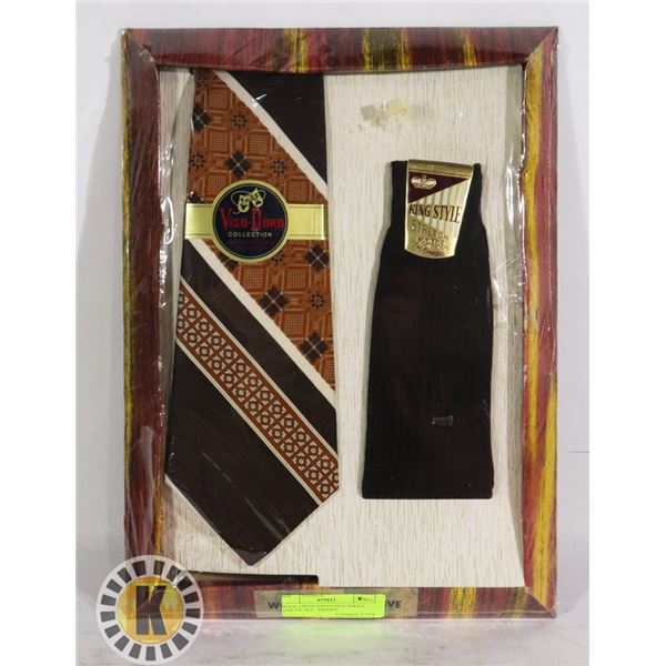 WOOL CREST EXCLUSIVE SOCKS AND TIE SET - BROWN