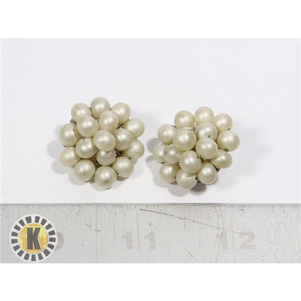 1960S VINTAGE FOX PEARL EARRINGS CLIP-ON