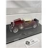 Image 2 : 1930 Pierce Arrow Model 8 Diecast Car in Museum Case