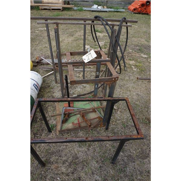 Metal Stands, Misc. Metal.