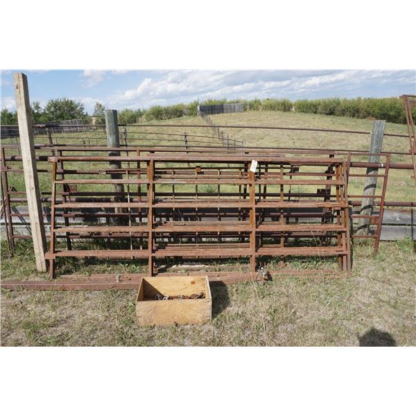 Panels - 1 14ft, 5 10ft, 1 5ft, 1 4ft. Corral Hinges.