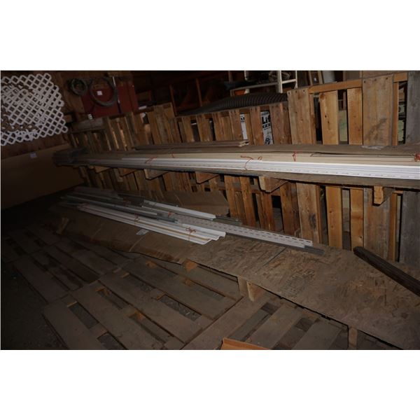 Vinyl Moulding & Trim, Box of 8 Pieces of Siding(new pic at end of list)