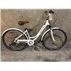 Image 2 : WHITE HORIZON TWO INFINITY, 5 SPEED, 15" FRAME CRUISER BIKE